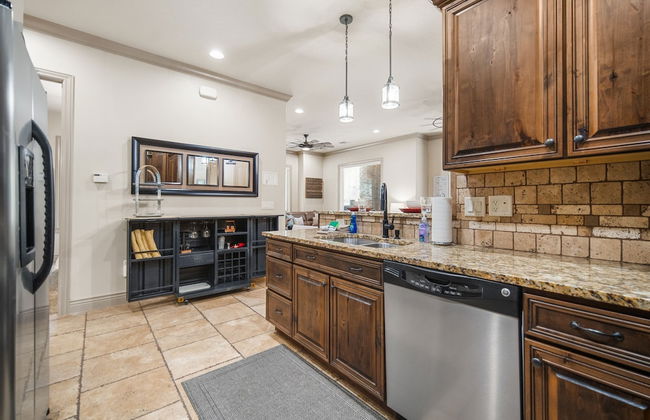 Poolside Retreat Directly Across From Pool! - Foto 12