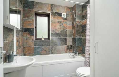 Gorgeous House, 5 Beds, Amazing transport links - Foto 24