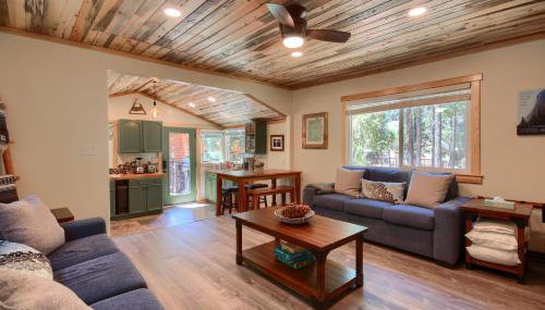 Beetlebark Bungalow- Inside Yosemite w/ hot tub EV charging cable - Foto 1