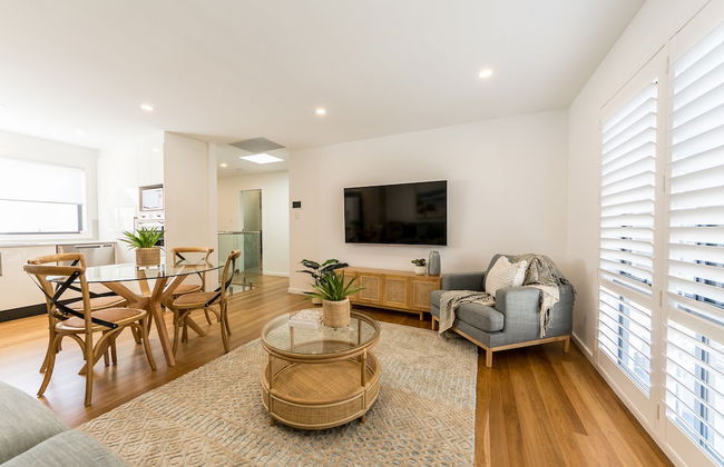 Sandcastle, 26a Winsor Street - Photo 1