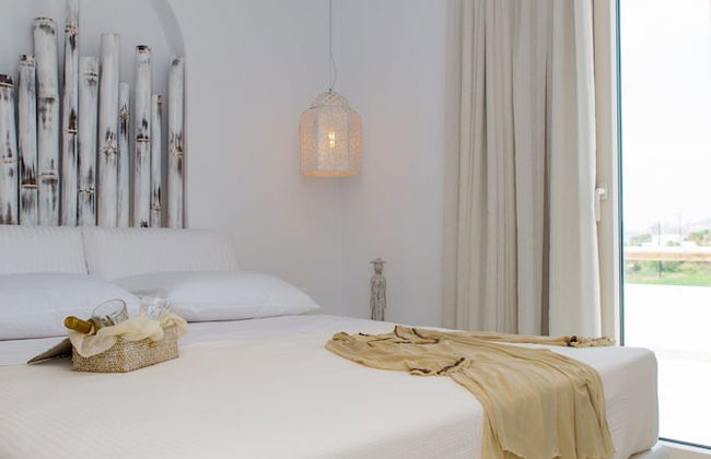 Naxian Lounge Villas - Photo 4