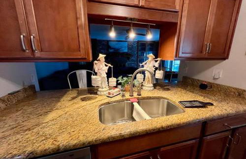 John Shirleys Retreat - Photo 13