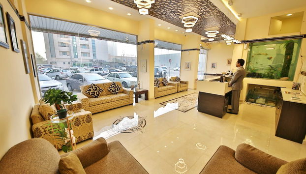 Coin salon dans le hall