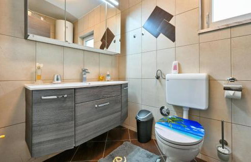 Beautiful Home In Dugo Selo - Foto 33