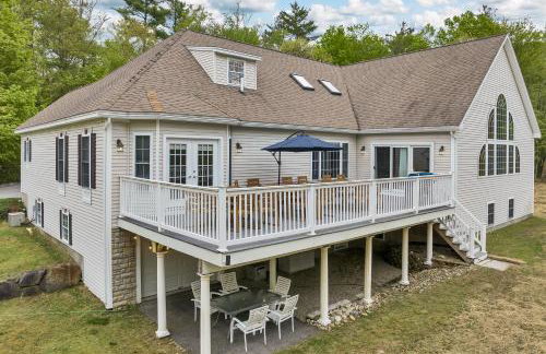 White Mountain Retreat with Theater, Fire Pit, Game Room and River Access - Foto 51