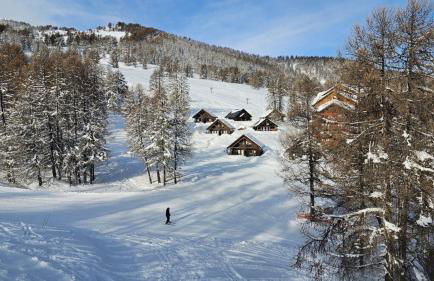 Duplex cosy pour 6 personnes- chalet des Pléiades -, départ skis aux pieds en bordure de piste sans portage - l'autre duplex mitoyen est également à nous - Foto 2