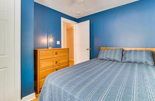 Walk to Lake Huron Beaches Home with Fire Pit! - Foto 12