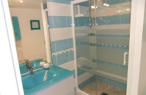 Les Hauts d'Eyragues gîte Aigue Marine Meublé classé 4 étoiles - Foto 13