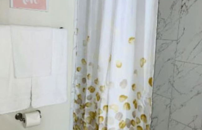 3BR3BA Urban Escape Just Minutes From Downtown - Foto 26