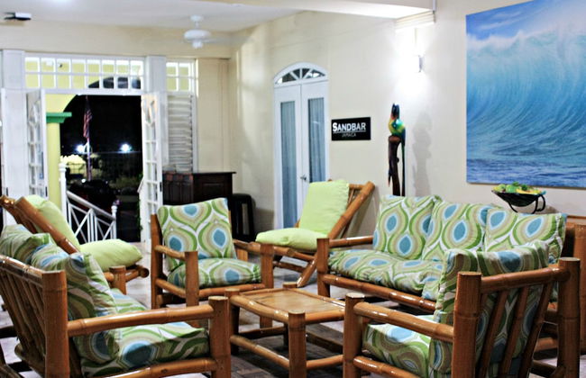 Private 2 Bedroom Beachfront Penthouse Condo Ocho Rios, Jamaica - Foto 2