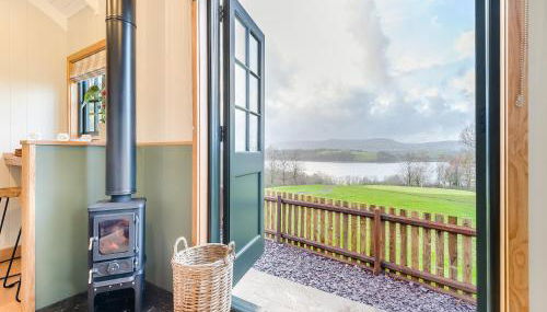 Hut Uk42176 - Photo 2