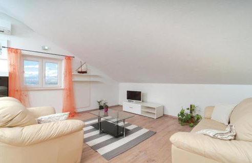 Five-Bedroom Holiday Home In Donji Humag - Photo 20