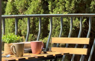 Le Peyrou - Elegant One-Bedroom Apartment for up to 4 Guests - Free Parking - Air Conditioning - Prime City Center Location - Foto 3