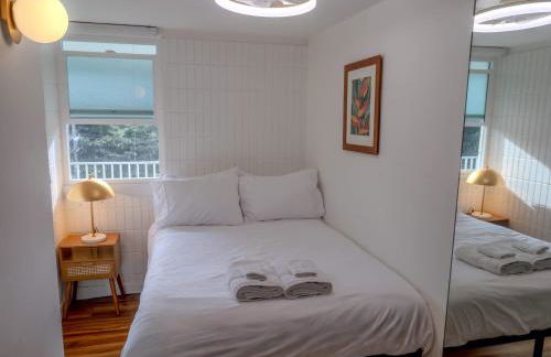 Beachfront Studio w Amazing Views - Photo 14