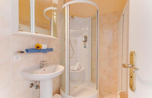 LE BOIS JOLI AP4477 By Riviera Holiday Homes - Foto 24