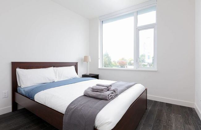 Modern Bright Townhome in Richmond - Photo 9