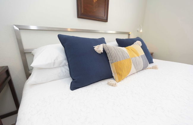 Heaven on Earth! 2 BDR Fontana Flat, Walk to Lake - Photo 8