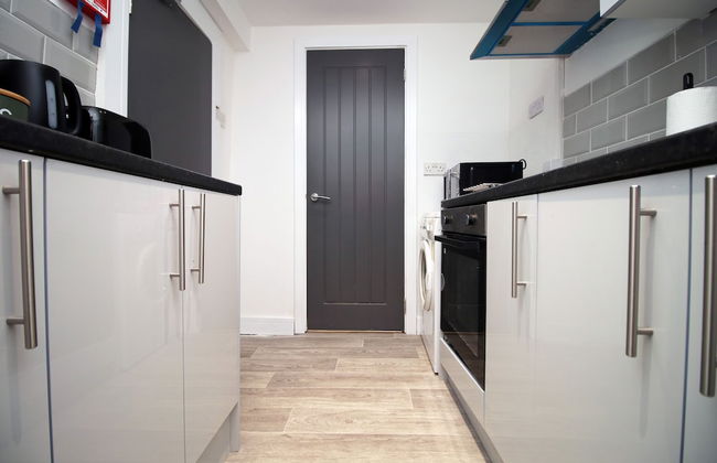 Skyline Remarkable 2-bed Apartment in Swansea - Photo 15