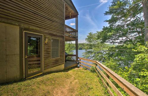 Waterfront New England House on Wickaboag Lake! - Foto 20
