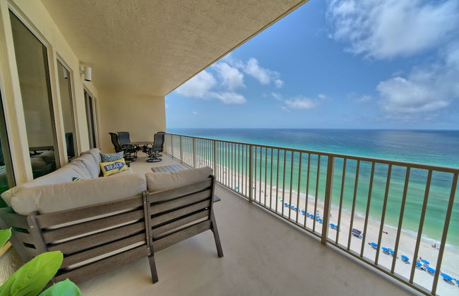 Pleasant Oceanfront Condo with Large Balcony and Beach Access - Unit 1605 by RedAwning - Foto 35