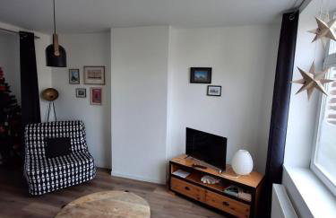 Entre les places, spacieux, calme, idéalement situé parking gratuit - Foto 5