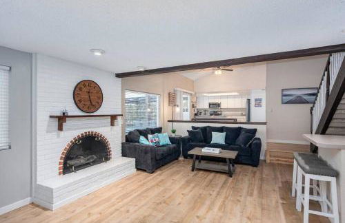 Edgewater Paradise HotTub Private Dock & Game Room - Foto 14