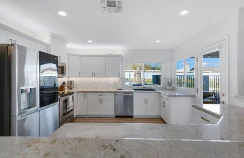 3 BD retreat w. free heated pool - Foto 13