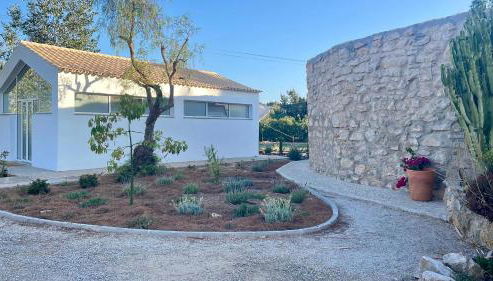 Barn Cottage at Yoga Farm with Natural Swimming Pool near Beach - Foto 5