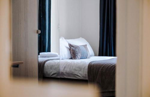 Liverpool City Centre - Spacious Duplex - 6 Bedrooms - Sleeps 14 People - Foto 7