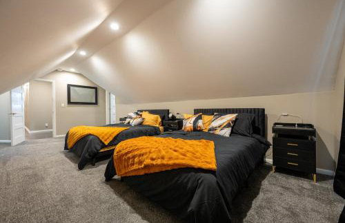 Near Downtown-2 En-Suites - Garage - Sleeps 9 - Foto 23