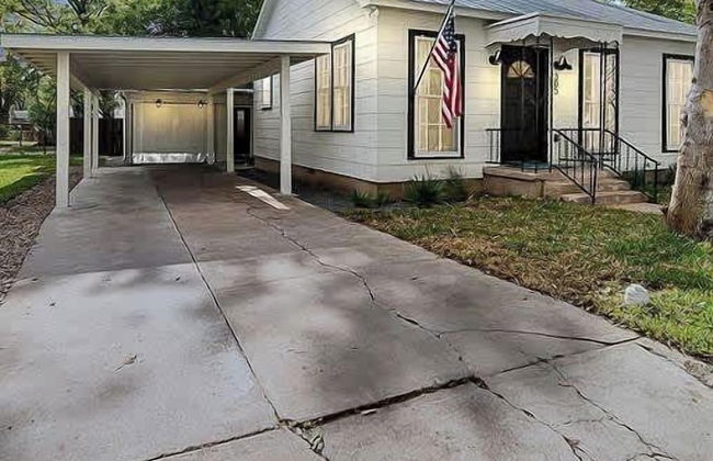 Southern Charm - Near Main With Hot Tub - Foto 16