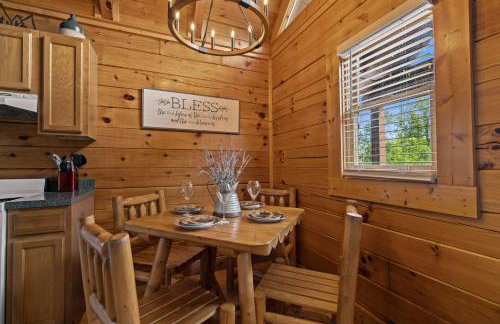 Escape to the Smokies- Pool, hot tub, cozy cabin, Pigeon Forge - Foto 17
