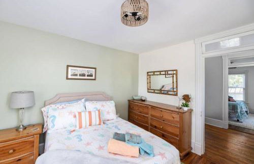 The Lyellton House: Water View, Steps from Beach - Foto 18