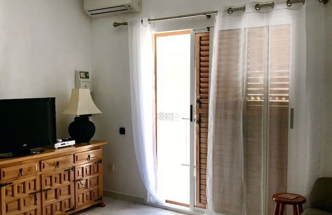 2-bed Apartment 10 min Drive to the Beach! - Foto 11