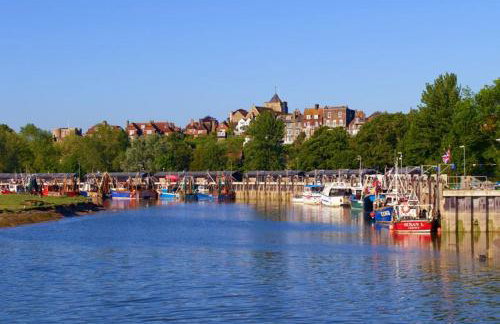 Coastguards Lantern - Photo 44
