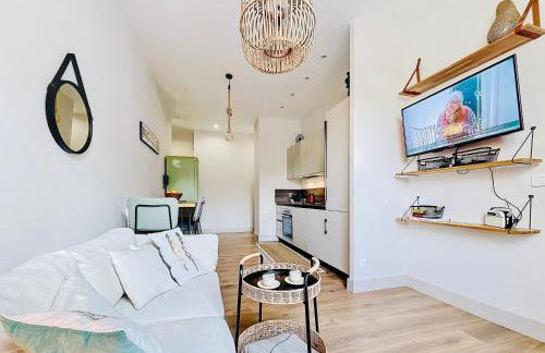 Charming 2-Bedroom Retreat Near City Center with Excellent Transport Links - Foto 12