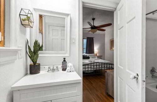 Evergreen Manor Private Pool 3BR No Stairs Retreat - Foto 52