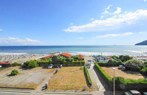 Beach Front Apartment - Foto 14