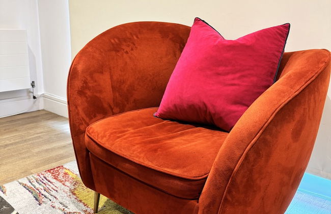 STUNNING 2 BED APARTMENT WITH PARKING - Foto 23