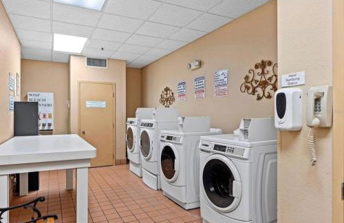 Lake Buenavista Apartments close to Disney - Foto 5