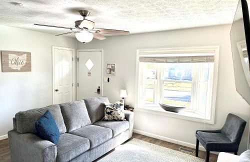 Private Ranch - Entire Home - 3 Bed Room - Hot Tub - King Bed - Fenced Yard - Pets & Kids Welcome - Game Shed - Free WiFi - Foto 2