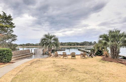 Coastal Beaufort Abode - Pool Access, Near Beaches - Foto 33