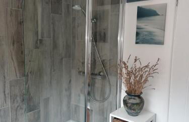 Two Sails Brixham - Spacious modern family seaside home - parking - wood-burner - dog friendly - Photo 34