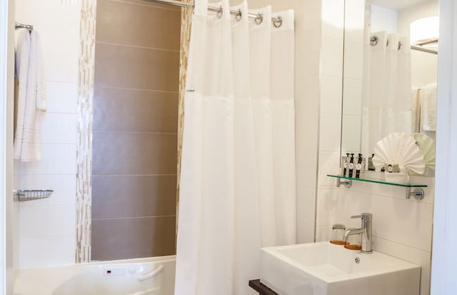 Aura Hotel Brooklyn - Photo 49