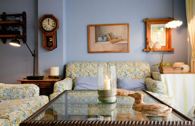 Suitur beachfront duplex with pool and sea views - Photo 22