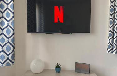 Bright 2-bedroom apartment with parking in Montrose - Photo 4