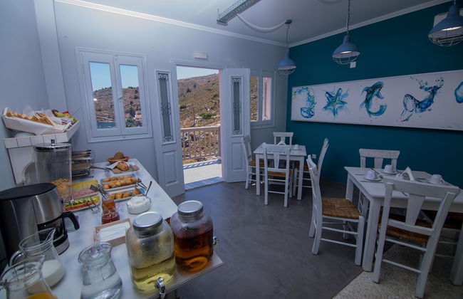 Niriides Hotel & Apartments - Photo 43