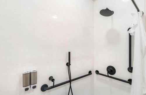 Dynamic Stay Connected Comfort Steps from Atrium - Foto 23