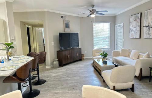 Comfortable 2BR Getaway Close to The Woodlands - Foto 25