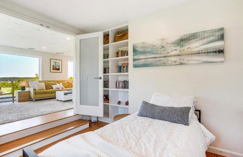 Elegant Gloucester Beach Getaway with Ocean Views! - Foto 26